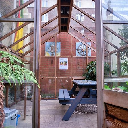 Lotus Guesthouse Londra Exterior foto