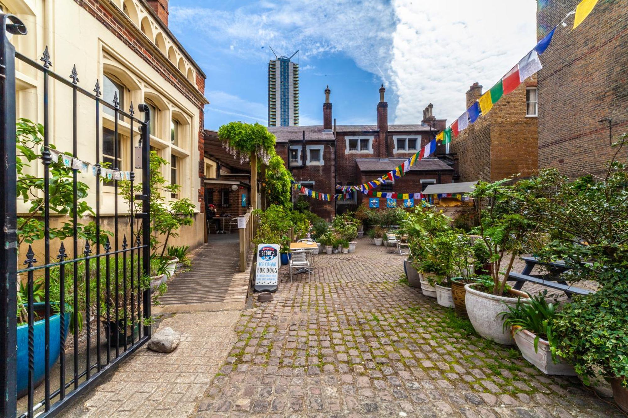 Lotus Guesthouse Londra Exterior foto